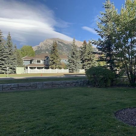 New! Cozy Rocky Mountain Chalet Managed By Little Sister Getaways Canmore Exterior photo