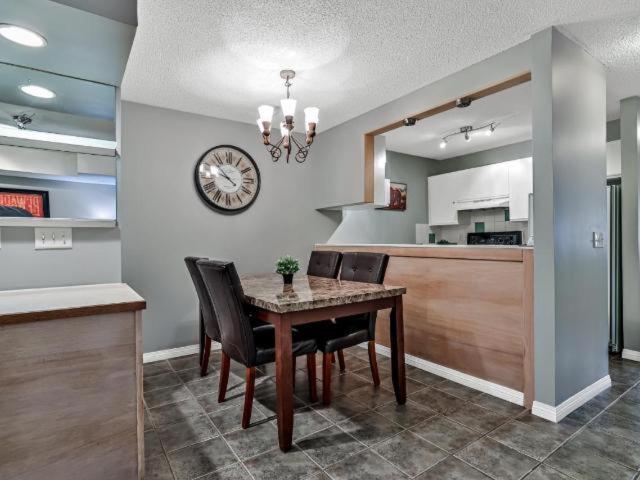 New! Cozy Rocky Mountain Chalet Managed By Little Sister Getaways Canmore Exterior photo