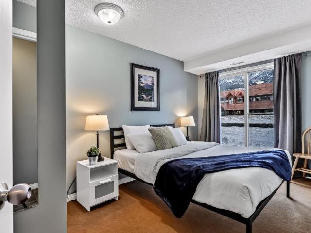 New! Cozy Rocky Mountain Chalet Managed By Little Sister Getaways Canmore Exterior photo